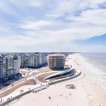 Knus 2-slaapkamer Souterrain Appartement, Direct Aan De Middelkerkse Zeedijk 公寓 米德尔克尔克