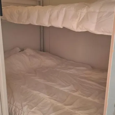 公寓 Knus 2-slaapkamer Souterrain Appartement, Direct Aan De Middelkerkse Zeedijk