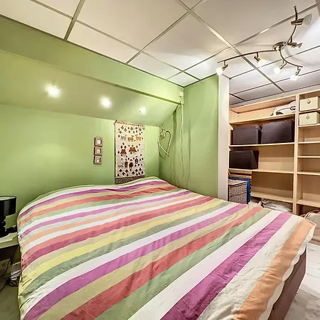 Knus 2-slaapkamer Souterrain Appartement, Direct Aan De Middelkerkse Zeedijk 公寓