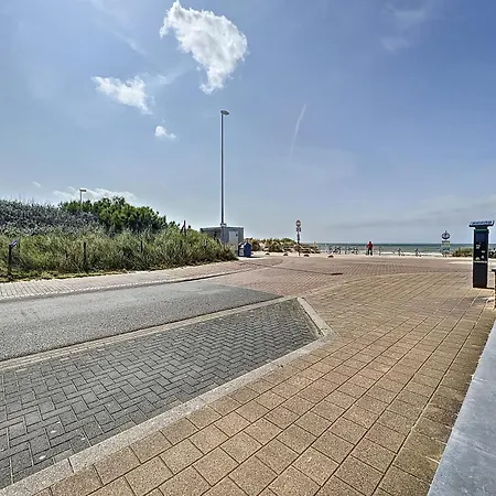 Knus 2-slaapkamer Souterrain Appartement, Direct Aan De Middelkerkse Zeedijk * Middelkerke